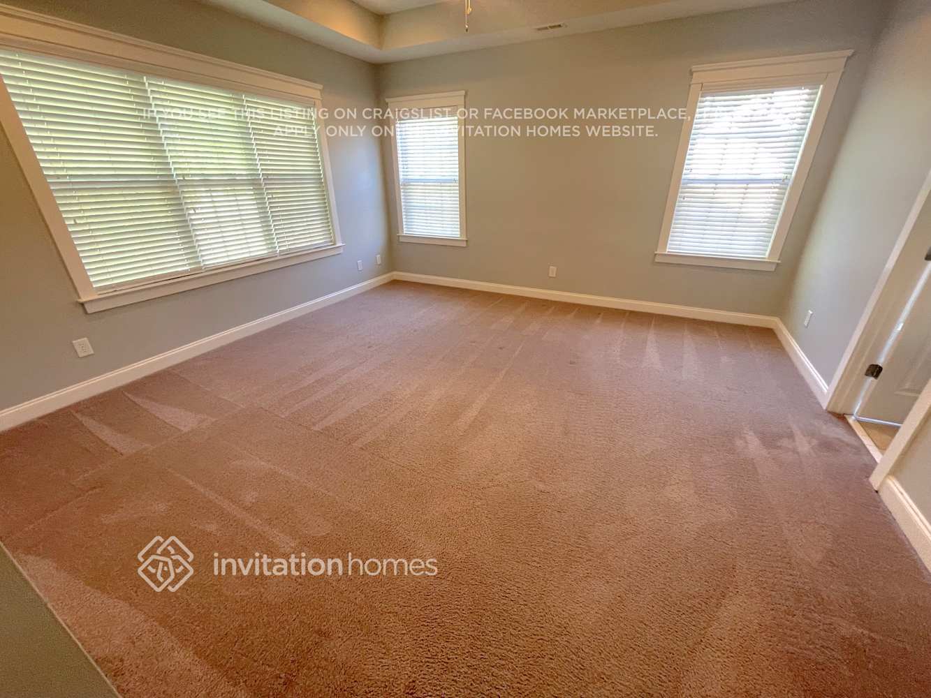 Building Photo - 15527 Barnsbury Dr