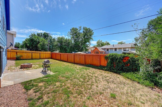 Building Photo - $2,245 - 3 Bed, 3 Bath Home with Finished ...