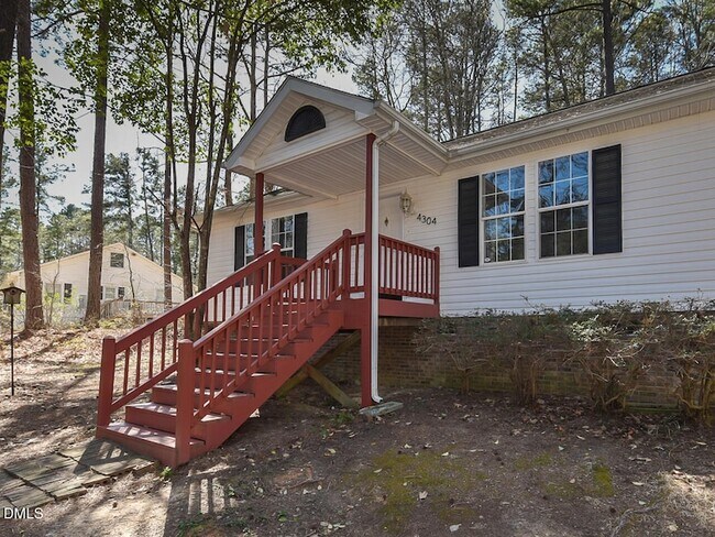 Building Photo - 4304 Amherst St