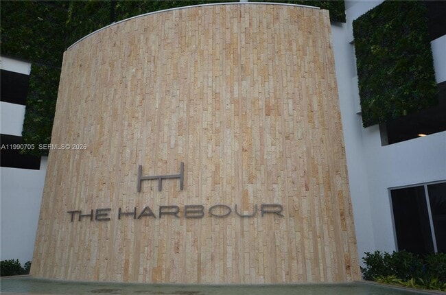 Building Photo - 16385 Biscayne Blvd