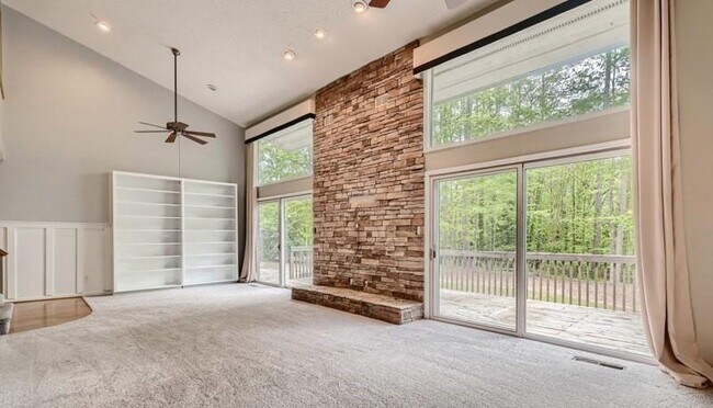 Building Photo - 38 Argyll Dr
