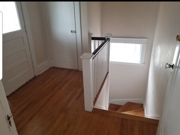 Building Photo - 414 Lovell St