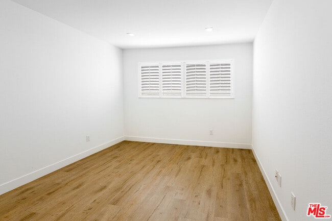 Building Photo - 610 Orlando Ave