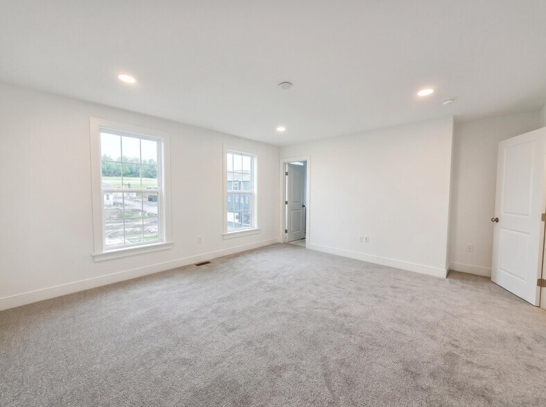 Building Photo - 317 Palisade Way