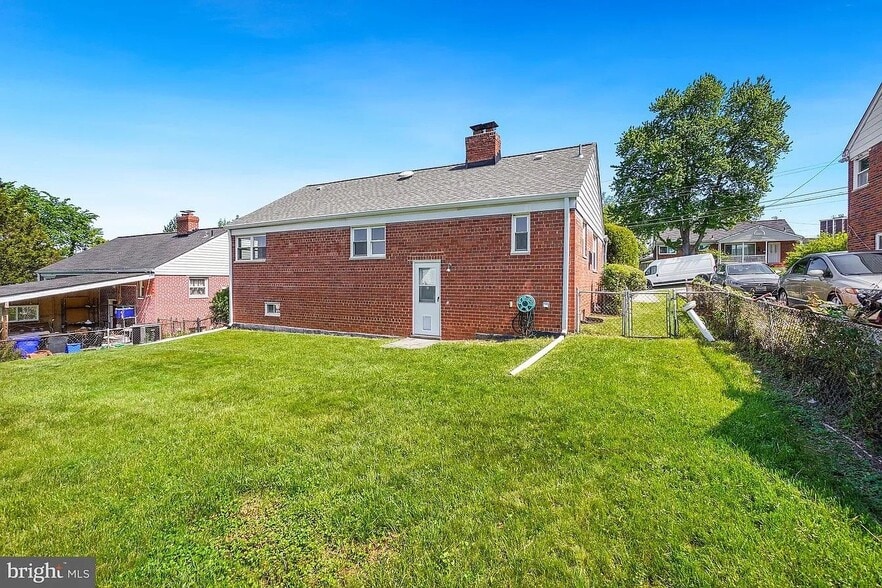 Building Photo - 1615 Parham Pl