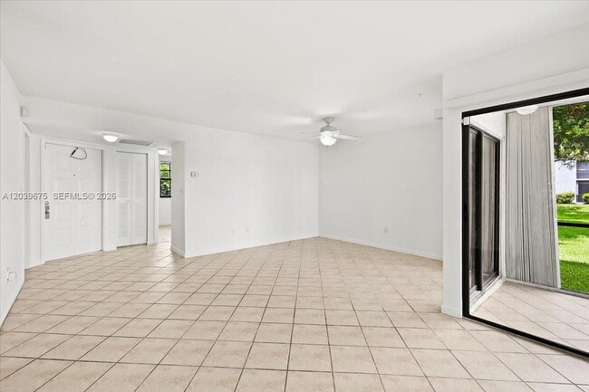 Building Photo - 999 Hamilton Dr