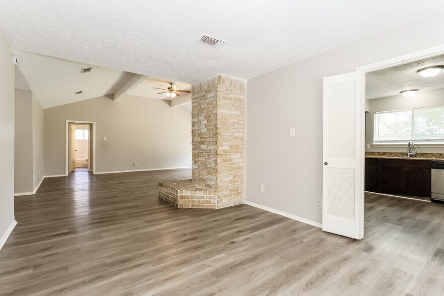 Building Photo - 3446 Hombly Rd