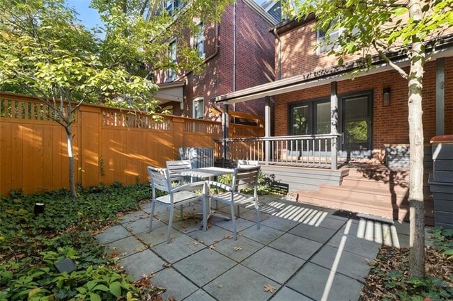 Building Photo - 718 Filbert St