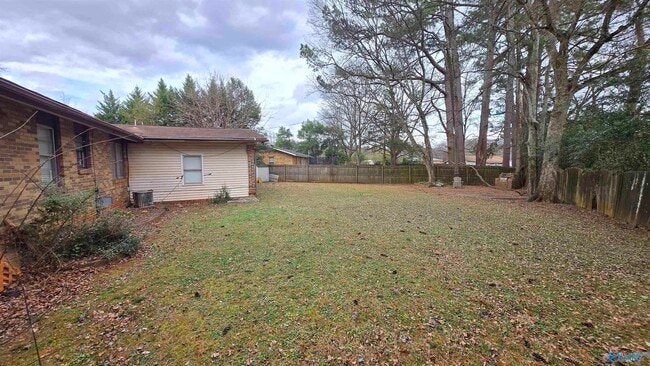 Building Photo - 2206 Glen Iris Cir NW