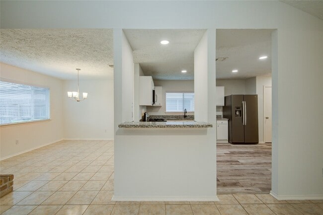 Building Photo - 1911 Ripple Creek Dr