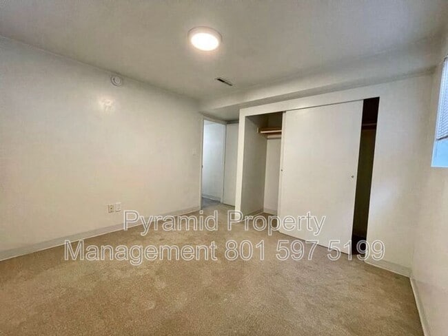 Building Photo - 874 E Angelina Ave