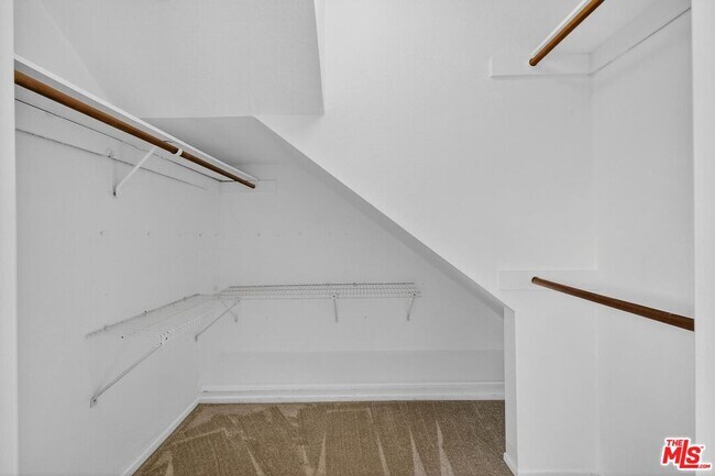 Building Photo - 1653 Micheltorena St