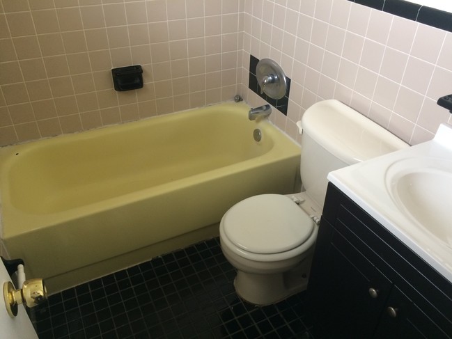 Building Photo - 247 SW 3rd Ave