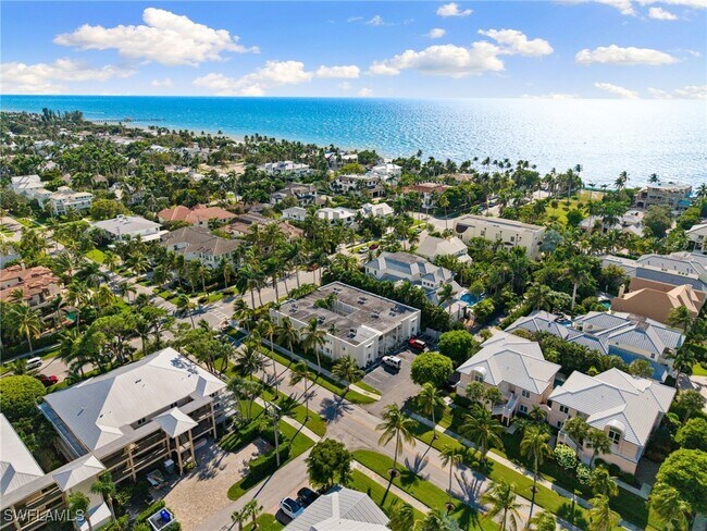 Building Photo - 175 5th Ave S