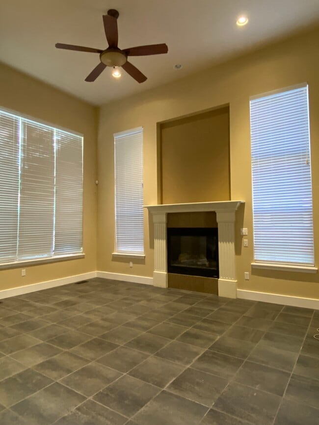 Building Photo - 9113 Kornbrust Cir