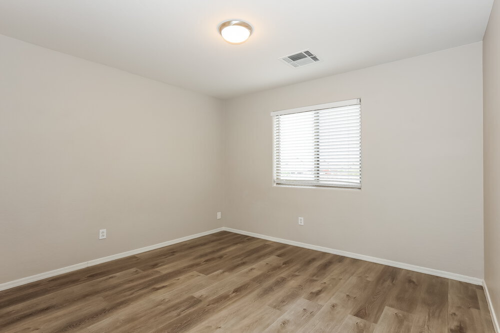 Building Photo - 41386 N Cambria Dr