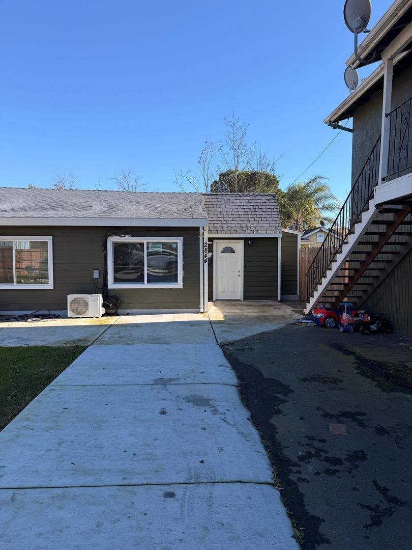 Building Photo - 2844 Rio Linda Blvd