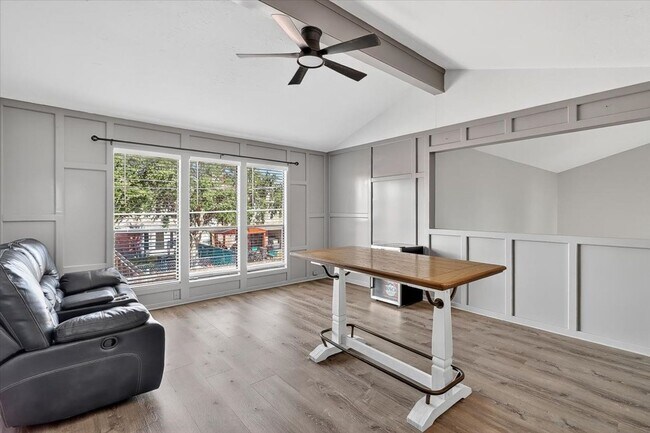 Building Photo - 5410 Fox Run Dr