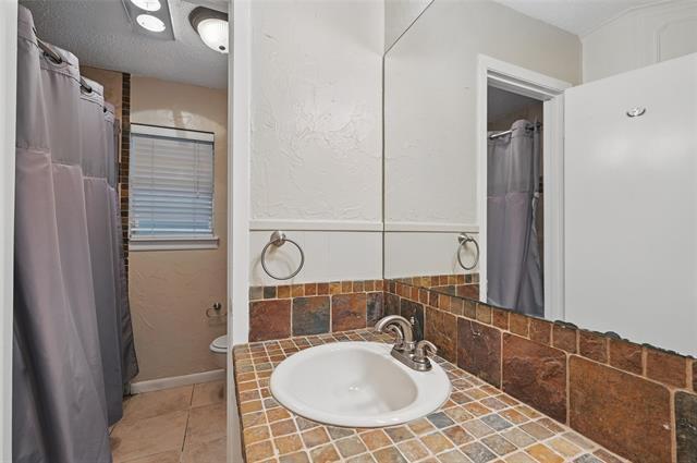 Building Photo - 1425 Wreyhill Dr