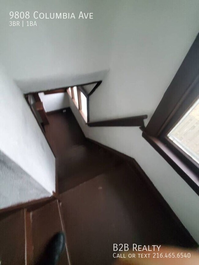 Building Photo - 9808 Columbia Ave