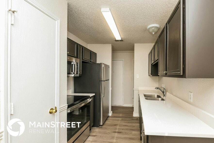Building Photo - 5824 Heatherglen Terrace