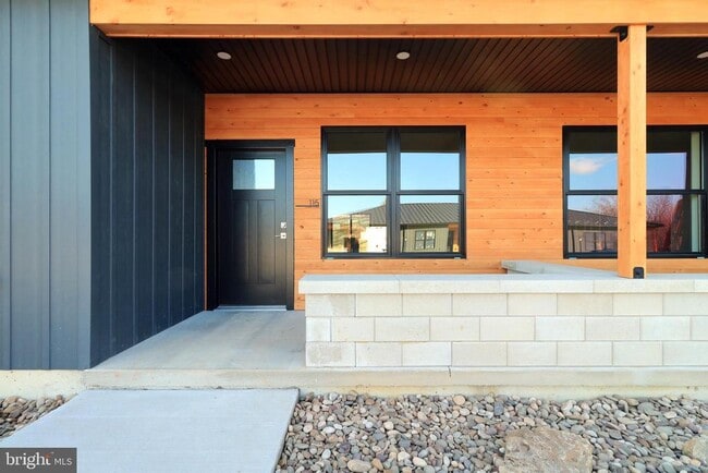 Building Photo - 105 Elly Dr