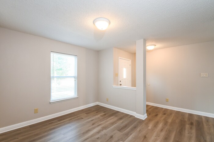 Building Photo - 7587 Charlotte Dr