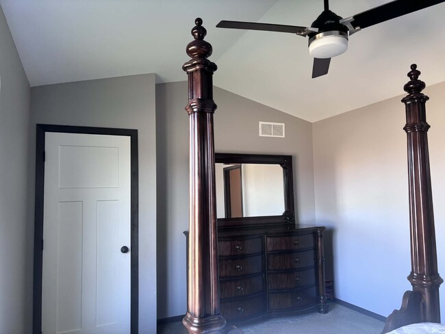 Building Photo - 1304 Legend Dr