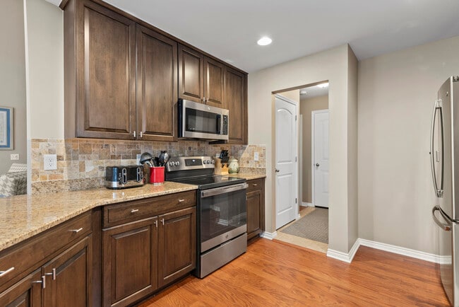 Building Photo - 21868 Kensett Dr