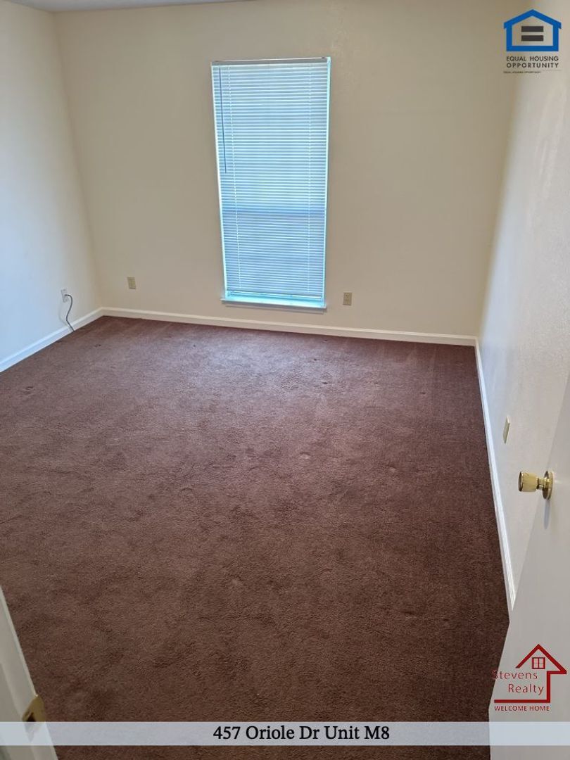 Building Photo - 457 Oriole Dr
