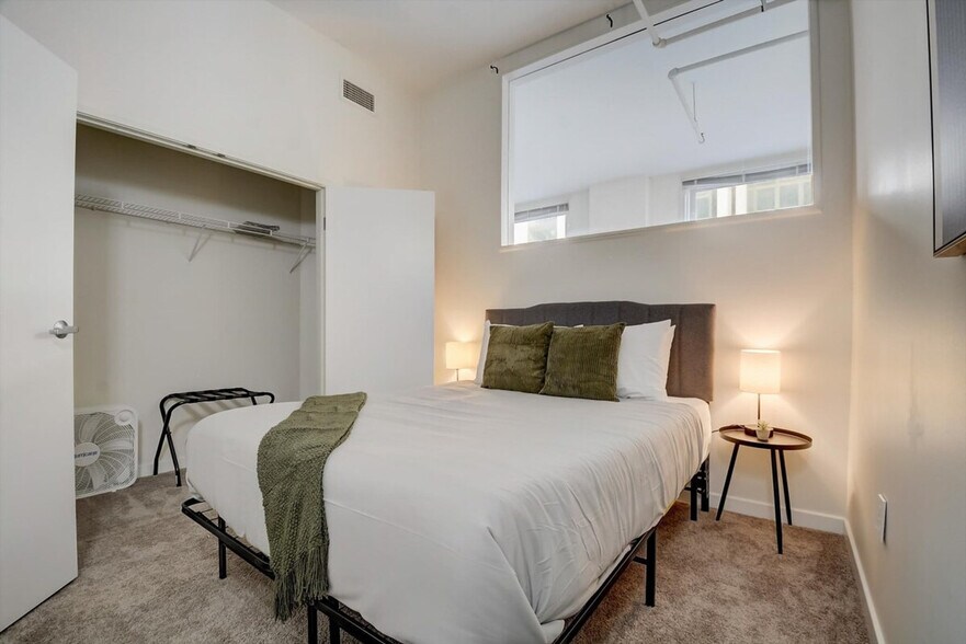 Building Photo - 50 N Illinois St