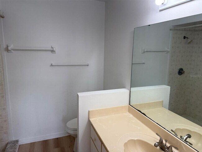 Building Photo - 6 Prince Manfred Pl