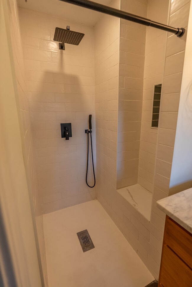 Building Photo - 4698 Garrett Dr SW