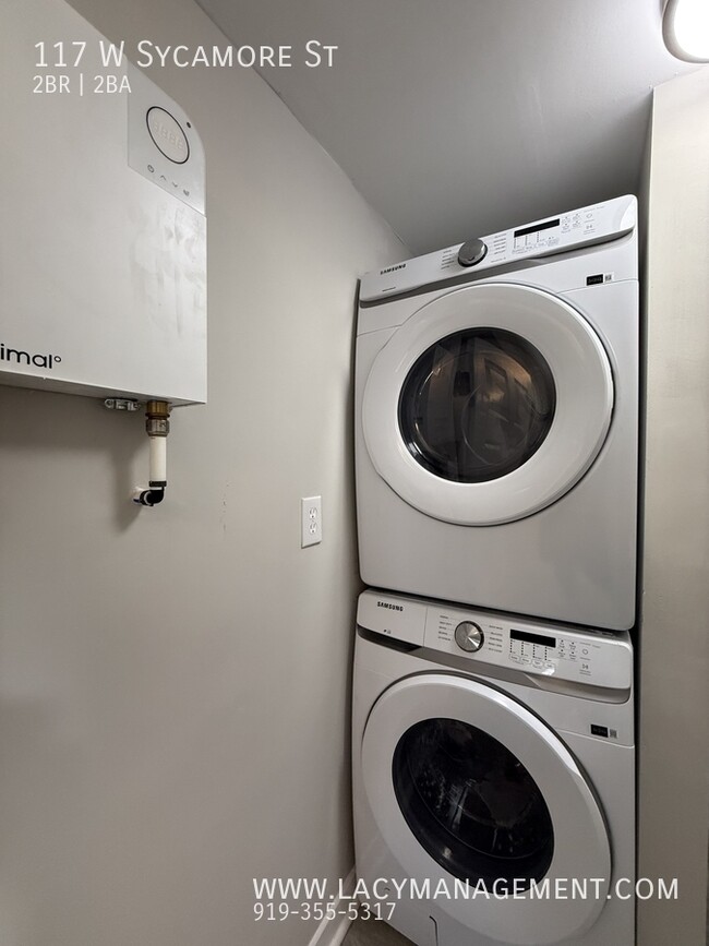 Building Photo - 117 W Sycamore St