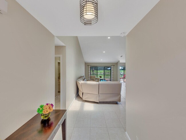 Building Photo - 7747 Villa Nova Dr N