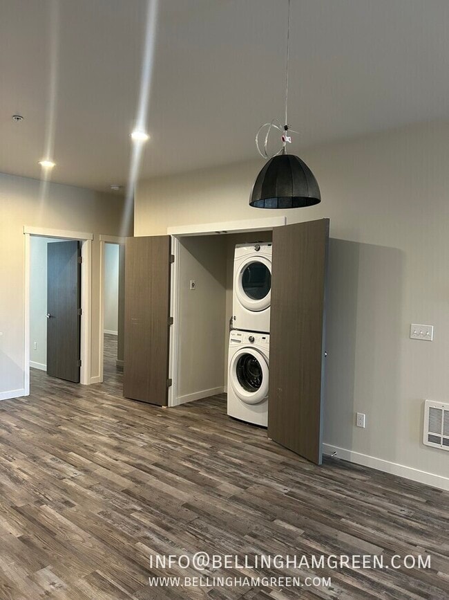 Building Photo - 2008 Cherry St