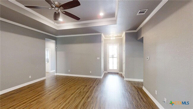 Building Photo - 809 Holliday Dr