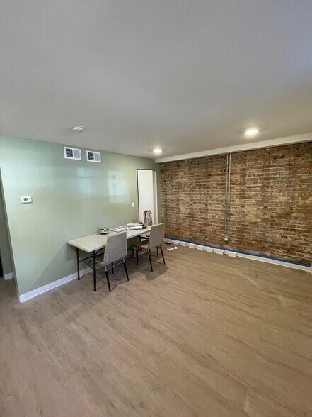 Living Room - 2008 S Leavitt St