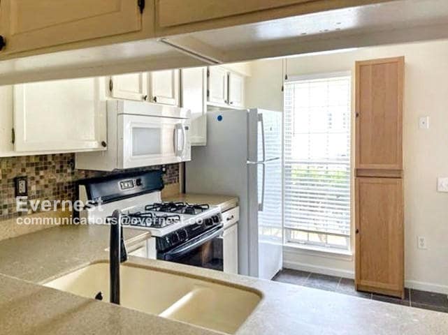Building Photo - 12251 Granada Way
