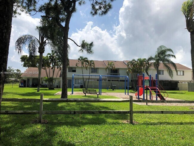 Building Photo - 4303 Inlet Cir