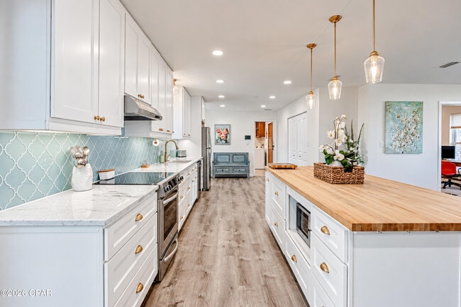 Building Photo - 4608 Sunset Dr