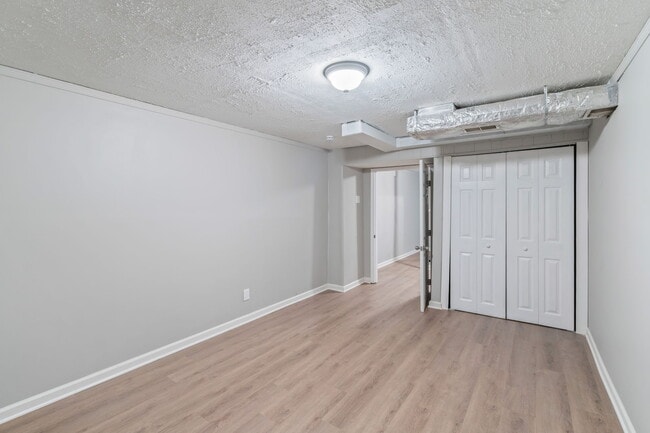Building Photo - 2809 Lay Ave