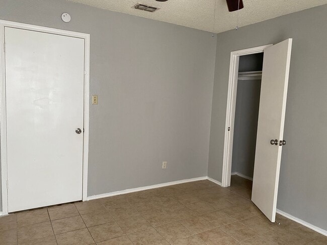 Building Photo - 801 W Olmos Dr