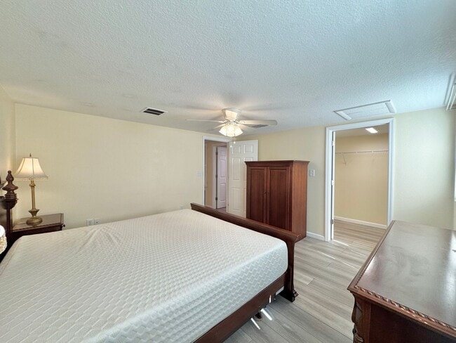 Building Photo - Furnished Apartment - Auburndale