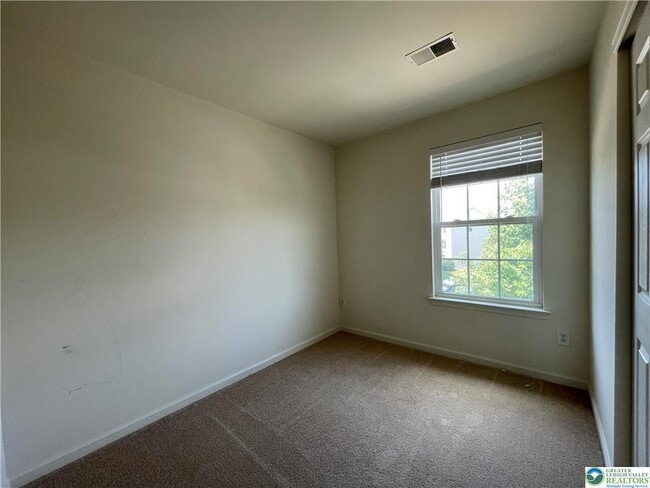 Building Photo - 1058 Sparrow Way