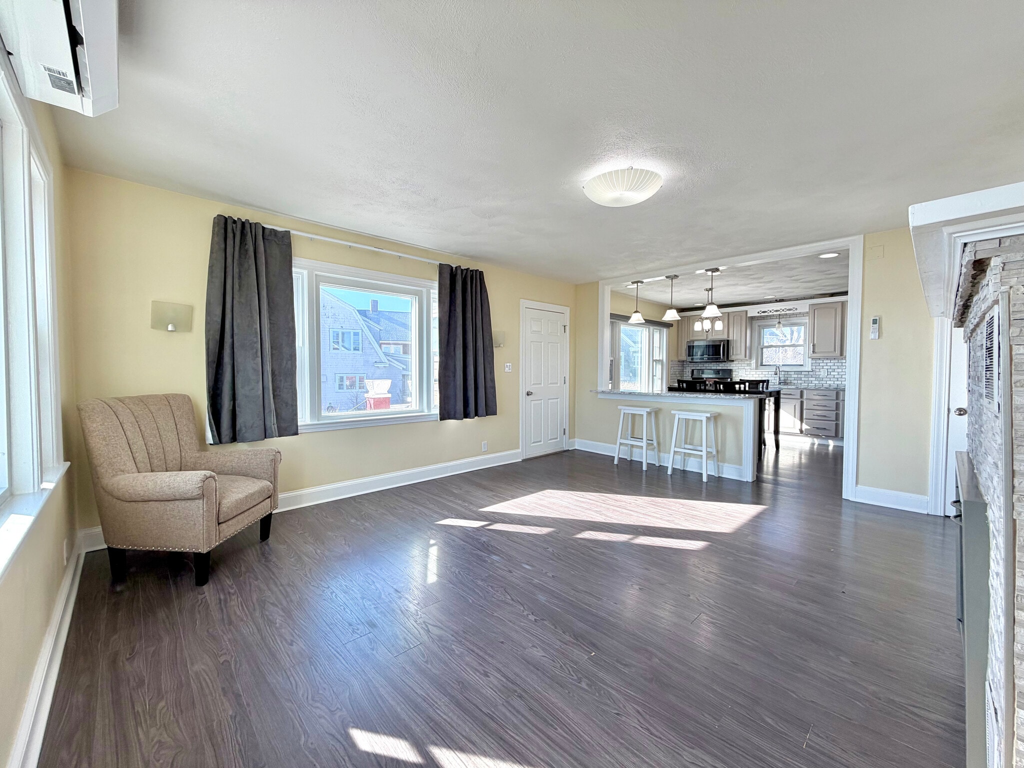 Building Photo - 36 Annavoy St