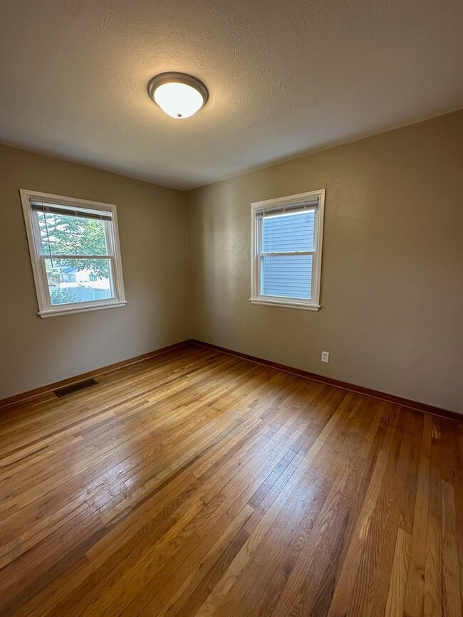 Building Photo - 1430 Staub Ct NE