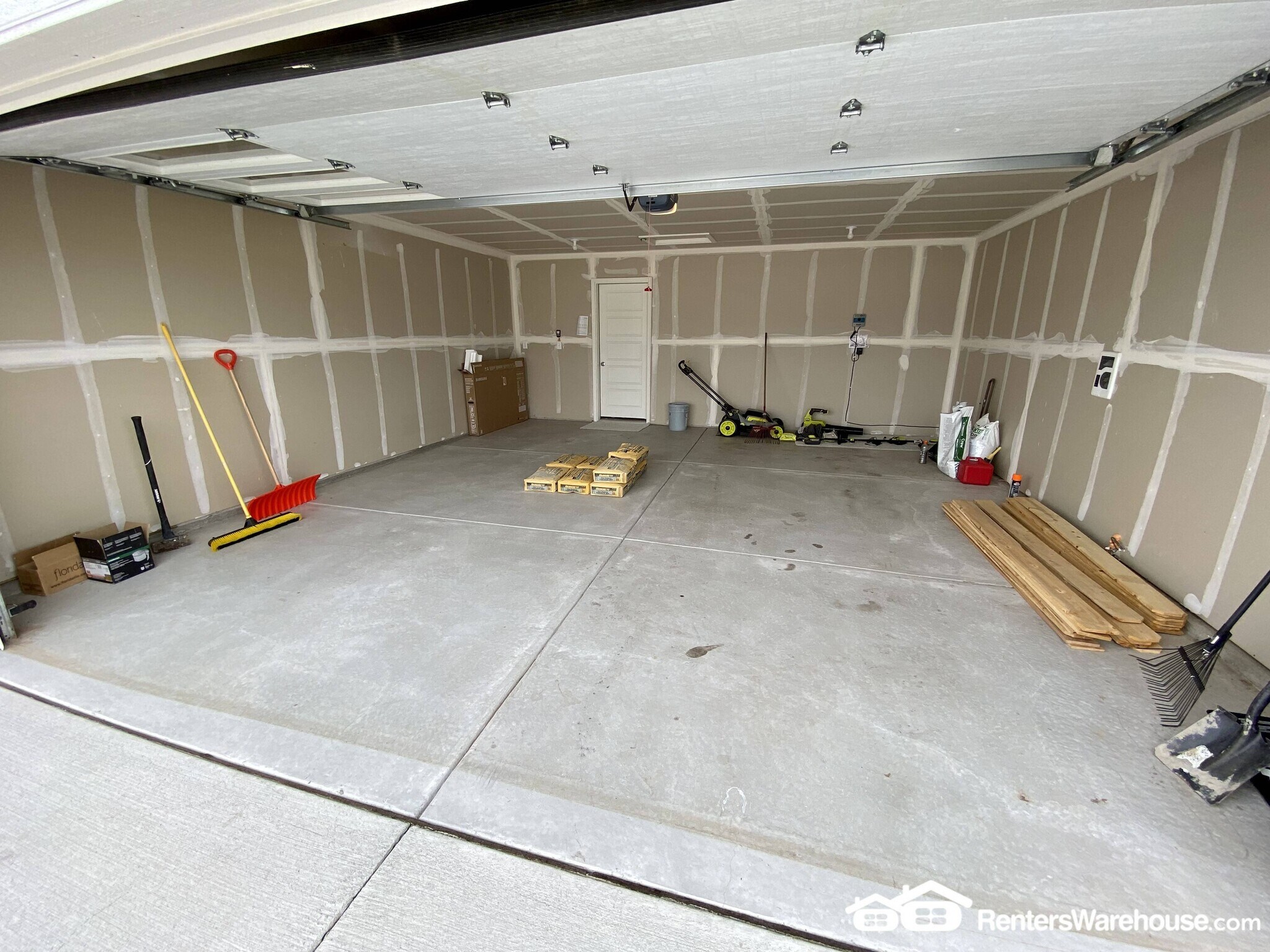 Building Photo - 508 Bobcat Ct
