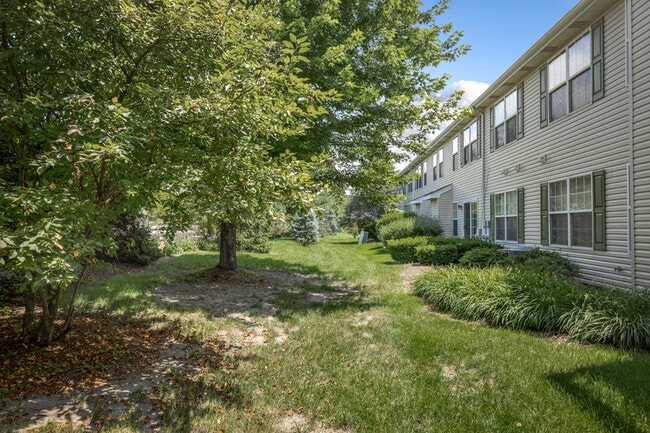 Building Photo - 2479 Stoughton Cir