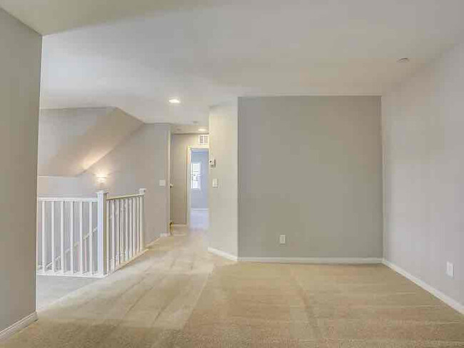 Building Photo - 9986 Sable Point St